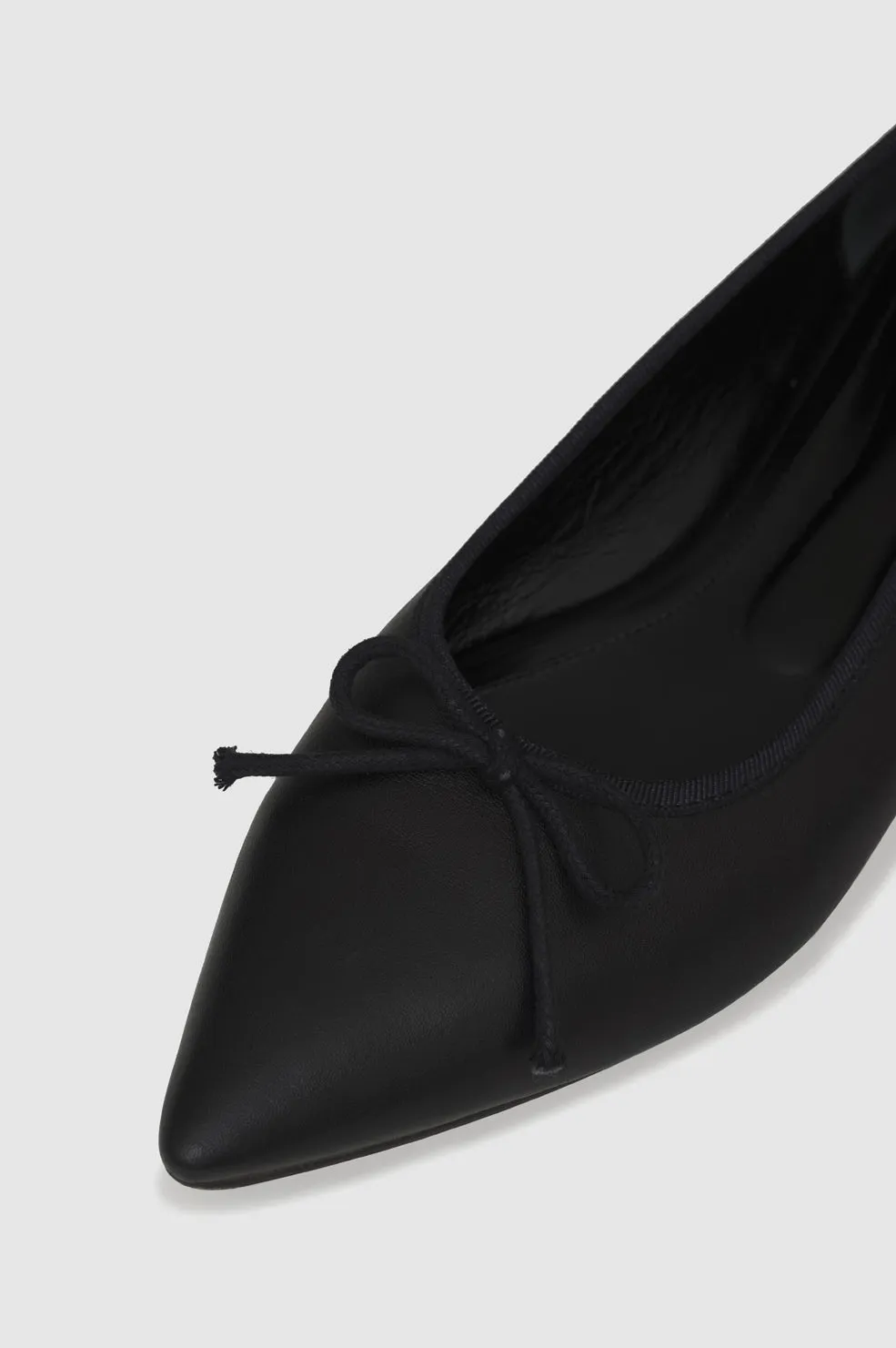 Delphine Flats - Black