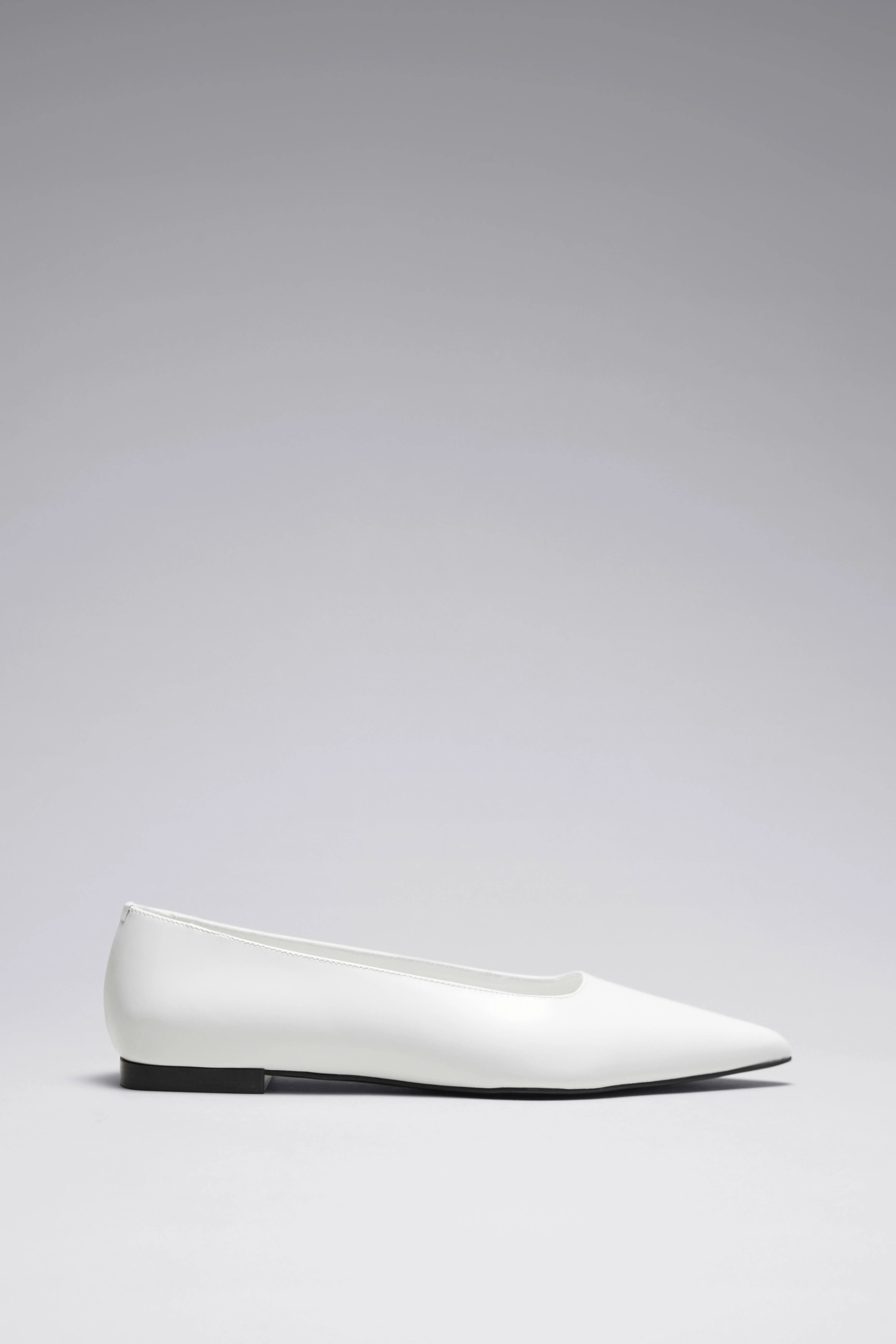 Point-Toe Ballet Flats - No heel - White - Ladies | H&M GB